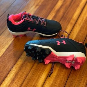 Girls Under Armour cleats